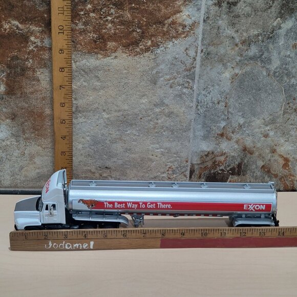 Exxon 2000 Premier Die Cast Collectible Tanker - Picture 9 of 13